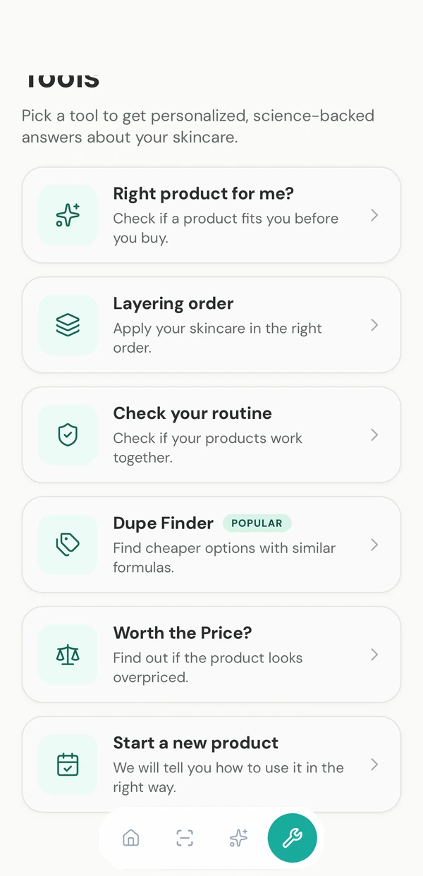 Verktygsvyn i Skinbutler-appen med sex verktyg: rätt produkt för mig, lagerordning, kolla din rutin, Dupe Finder, värd priset och börja med en ny produkt.